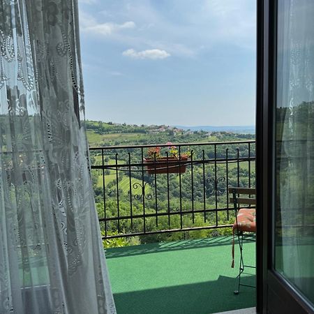 Enam Room Kojsko Buitenkant foto