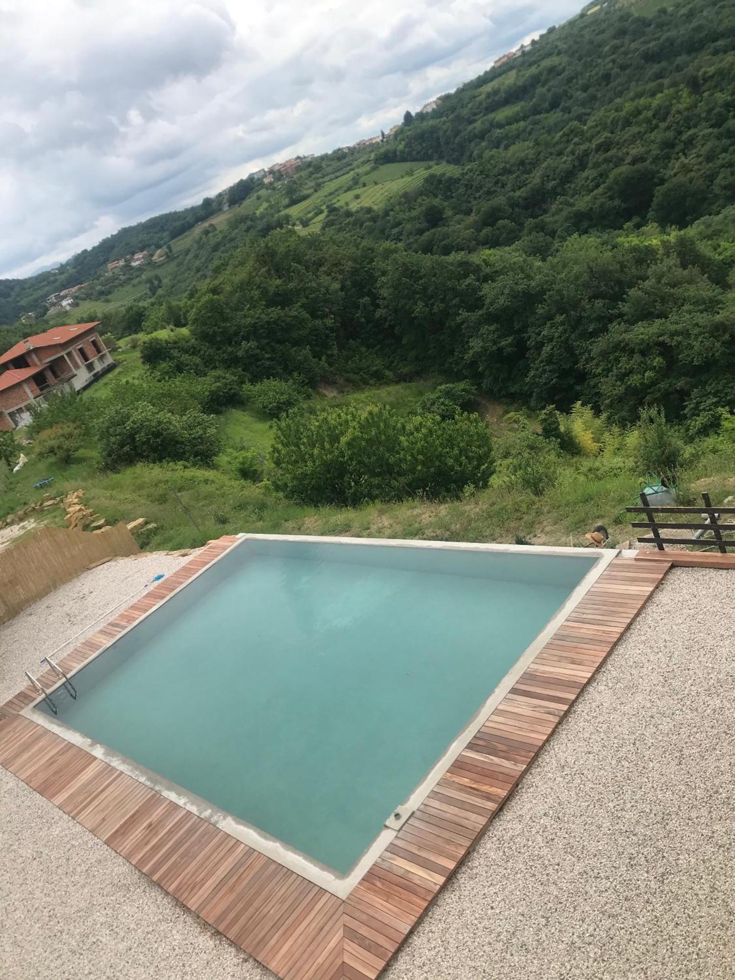 Enam Room Kojsko Buitenkant foto