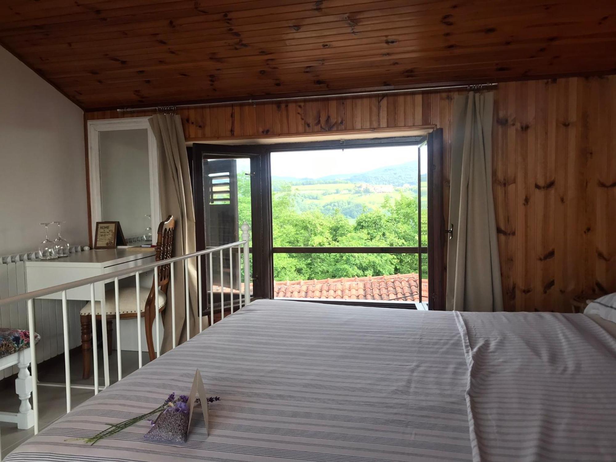 Enam Room Kojsko Buitenkant foto