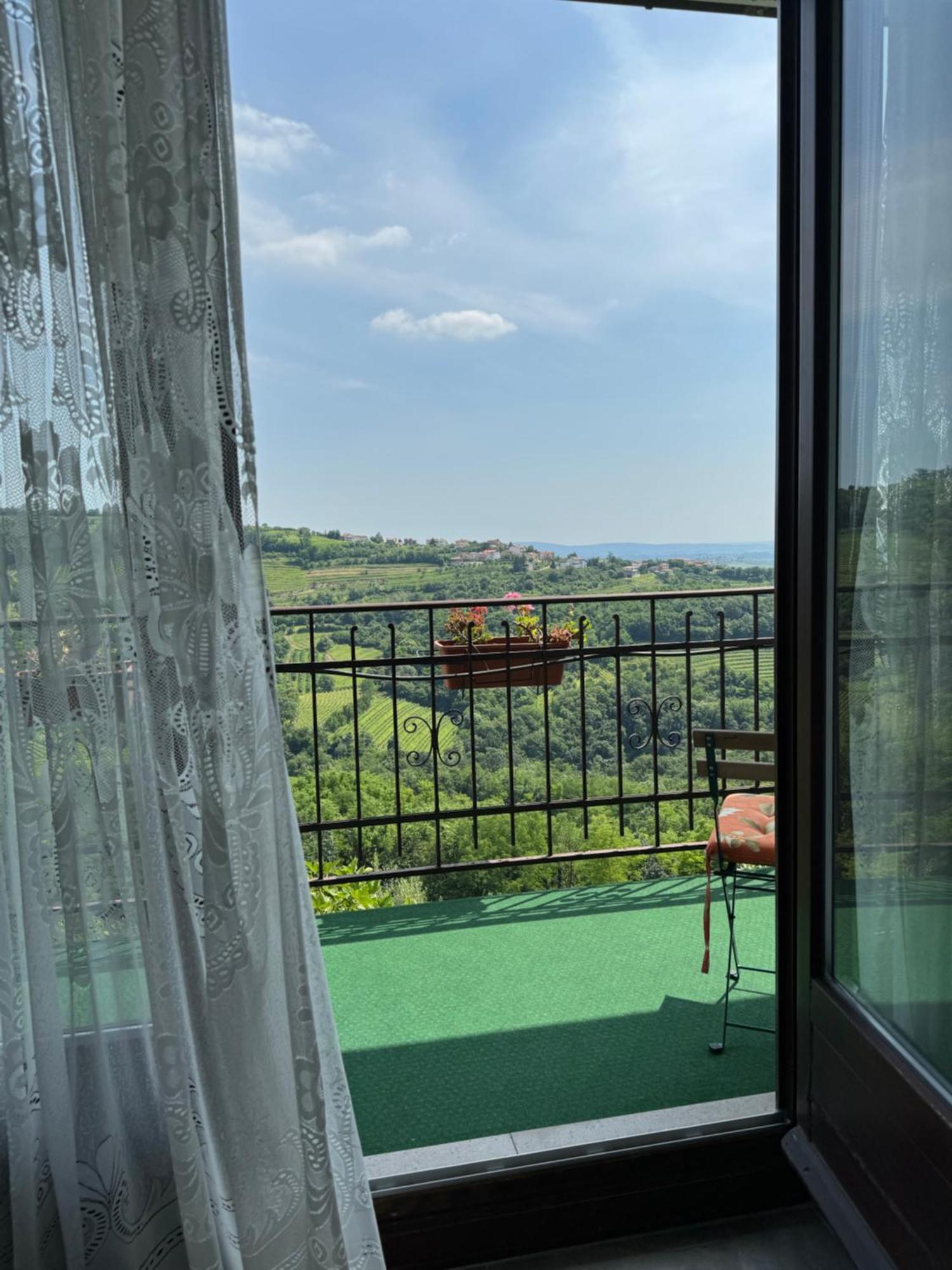 Enam Room Kojsko Buitenkant foto