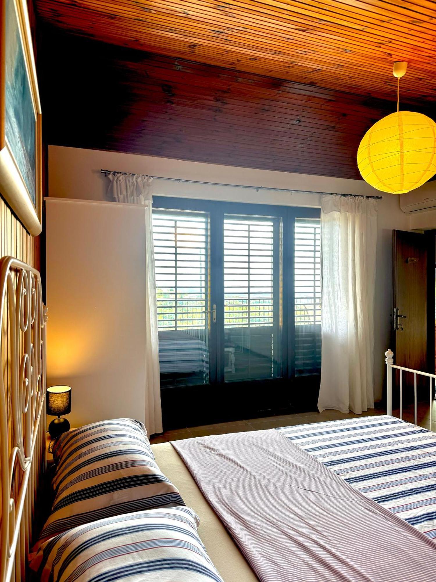 Enam Room Kojsko Buitenkant foto